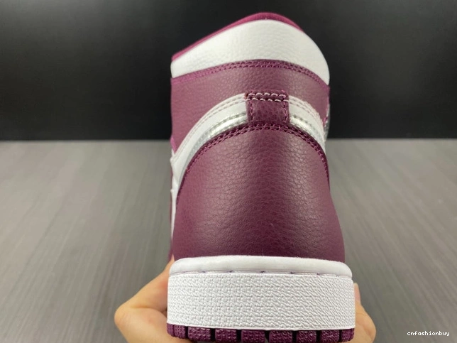 Jordan High OG Bordeaux 555088-611 1 Air 1030